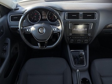 Volkswagen Jetta VI Sedan Facelifting 1.4 TSI 125KM 2016 Volkswagen Jetta 1.4TSI 125KM Comfortline (Salon P, zdjęcie 13