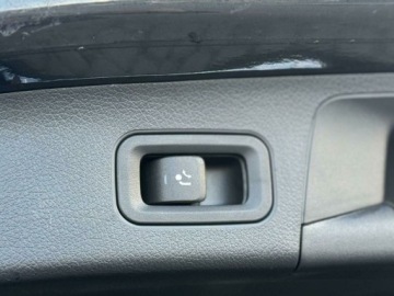 Mercedes GLA II Off-roader Facelifting 2.0 200d 150KM 2025 Mercedes-Benz GLA 200 d AMG Premium PakietLedKEYLESS-GOHak Salon PL 2.0, zdjęcie 13