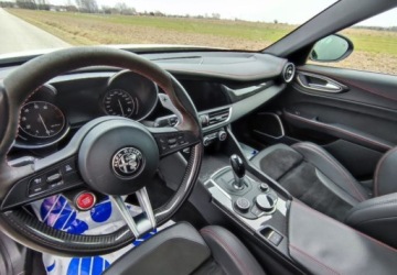 Alfa Romeo Giulia II Sedan 2.9 V6 510KM 2017 Alfa Romeo Giulia Alfa Romeo Giulia 2.9 V6 Bi-Turbo AT8 Quadrifoglio 2.9, zdjęcie 11
