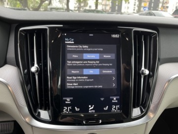Volvo V60 II  Kombi 2.0 D4 190KM 2019 Volvo V60 D4 190KM Cross Country AWD Pakiet Versat, zdjęcie 19