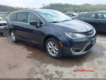 Chrysler Pacifica II 2019 Chrysler Pacifica 2019 r., 3,6L TOURING PLUS 3.6 Benzyna 287KM, zdjęcie 2