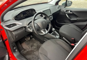 Peugeot 208 I Hatchback 5d Facelifting 1.2 PureTech 110KM 2019 Peugeot 208 1.2 Benzyna 110 KM Nawigacja LED Kamera Sensor 1.2 Benzyna, zdjęcie 8
