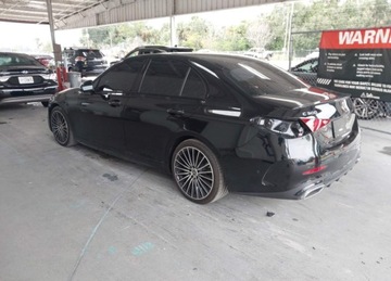 Mercedes Klasa C W206 Limuzyna 2.0 300 258KM 2023 Mercedes-Benz Klasa C 2023r., C 300 Sedan, 2L, od ubezpieczalni 2.0 Benzyna, zdjęcie 3