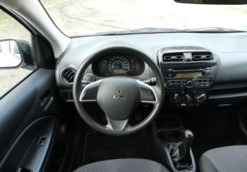 Mitsubishi Space Star Hatchback 5d 1.0 71KM 2016 Mitsubishi Space Star maly tani niezawodny SERWISOWANY Benzyna 71KM, zdjęcie 6