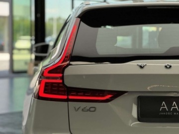 Volvo V60 II  Kombi 2.0 D4 190KM 2020 Volvo V60 D4 Inscription ACC Blind Spot Ambiente CarPlay Android Auto, zdjęcie 35