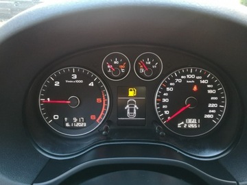 Audi A3 8P Hatchback 3d 2.0 TDI CR 140KM 2009 Audi A3 2.0 TDI 140KM # Klimatr # Ledy # Bi-XENON, zdjęcie 13