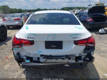 Mercedes Klasa A W177/V177 2021 Mercedes-Benz Klasa A 220 4Matic 2021 2.0l 2.0 Benzyna 188KM, zdjęcie 4