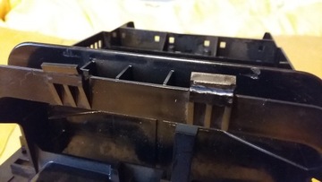 Каркас, корпус радиоприемника, консоль Mercedes CLK, W209 03-09, A2096890116