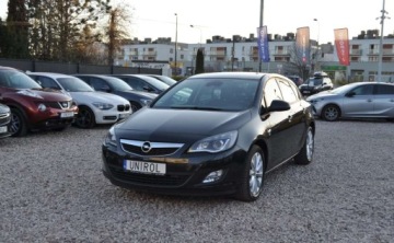 Opel Astra J Hatchback 5d 1.4 Turbo ECOTEC 140KM 2012 Opel Astra 1.4 Benzyna Xenon Tempomat Cz. parkowania Klimatyzacja 1.4 140KM, zdjęcie 1