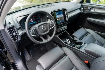 Volvo XC40 Crossover Facelifting 2.0 B4 197KM 2024 Volvo XC 40 B4 197 KM Ultra Dark Mild Hybrid, zdjęcie 10