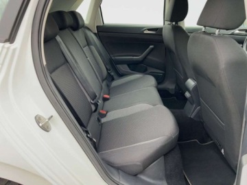 Volkswagen Polo VI Hatchback 5d Facelifting 1.0 MPI 80KM 2022 Volkswagen Polo 1.0MPI 80KM Life SerwisASO Led Virtual App-Connect Clima F, zdjęcie 11