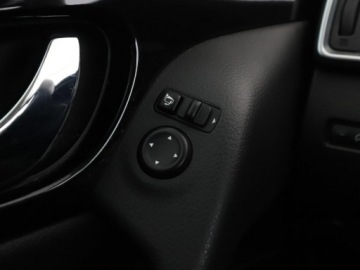 Nissan Qashqai II Crossover 1.6 DIG-T 163KM 2017 Nissan Qashqai klima auto grzane fotele czujniki, zdjęcie 31