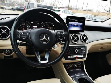 Mercedes GLA I Off-Roader Facelifting 2.0 250 211KM 2018 MERCEDES GLA 250 / 2.0 Benzyna / 211 KM / Automatyczna skrzynia biegów, zdjęcie 31