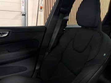 Volvo XC60 II 2026 2.0 B5 AWD Plus Dark (250 KM) Kamera o zasięgu 360°, zdjęcie 13