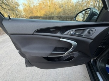 Opel Insignia I Sports Tourer 2.0 CDTI ECOTEC 160KM 2010 Opel Insignia Cosmo Sport Tour 2.0 CDTI 160KM Navi, zdjęcie 17