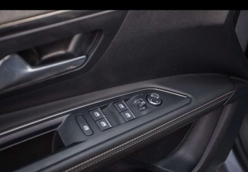 Peugeot 5008 II Crossover Facelifting 1.2 PureTech 130KM 2021 Peugeot 5008 1.2 PureTech GT SS EAT8 Dobrze Doposazony Focal Pano Black Pa, zdjęcie 11