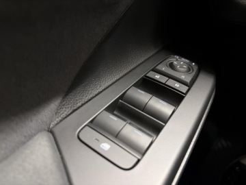 Toyota C-HR II SUV Plug-In 2.0 Hybrid Dynamic Force Plug-in  223KM 2025 Toyota C-HR 2.0 PHEV Executive Toyota C-HR 2.0 PHE, zdjęcie 21