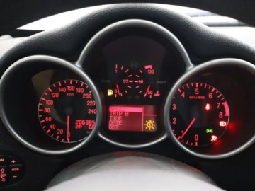 Alfa Romeo 147 Hatchback 1.6 i 16V T.Spark 120KM 2002 Alfa Romeo 147 1.6 16V T.SPARK, Klima, zdjęcie 10