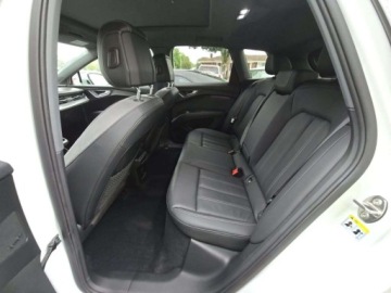 Audi Q4 2023 Audi Q4 e-tron Prestige 50 2023 Elektryczny 295KM, zdjęcie 14