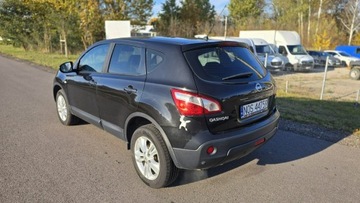 Nissan Qashqai I Crossover 1.5 dCi 106KM 2010 Nissan Qashqai Uszkodzony Bok Jeżdżący, zdjęcie 2
