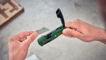 Nóż składany z 3 ostrzami trapezowymi SK5 BOSCH