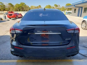 Maserati Ghibli III 2022 Maserati Ghibli Modena 2022 3.0 Benzyna 424KM, zdjęcie 2
