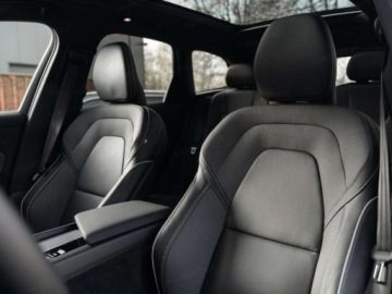 Volvo XC60 II 2026 VOLVO XC60 B5 B AWD Ultra Black Edition Suv 2.0 (264KM) 2026, zdjęcie 5