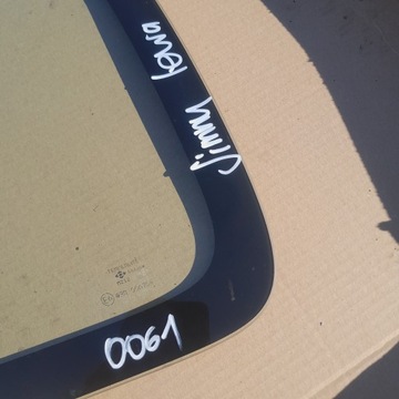 SKLO (OKNO) BOČNÍ KAROSERIE LEVÝ SUZUKI JIMNY III
