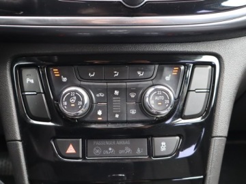 Opel Mokka I SUV 1.4 Turbo ECOTEC 140KM 2017 Opel Mokka 1.4 Turbo, GAZ, Automat, Klima, zdjęcie 11