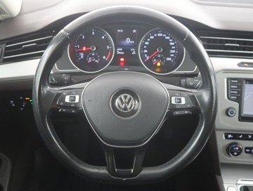 Volkswagen Passat B8 Variant 2.0 TDI BlueMotion SCR 150KM 2016 VW Passat 2.0 TDI, Salon Polska, Serwis ASO, Navi, zdjęcie 14
