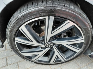 Volkswagen Golf VIII Variant 1.5 eTSI 150KM 2021 Volkswagen Golf Automat R Line Klimatronik LED Harman Kardon 1.5 Benzyna, zdjęcie 7