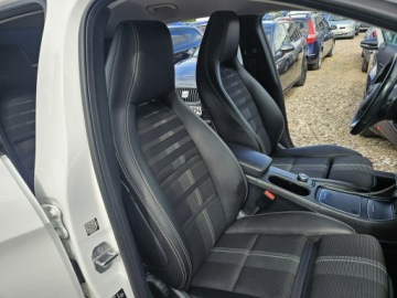 Mercedes GLA I Off-Roader Facelifting 1.6 180 122KM 2019 Mercedes GLA 180 Salonowy Zadbany Serwisowany, zdjęcie 23
