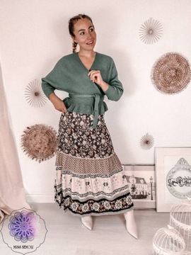 Зеленый свитер с аниссам