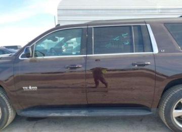 Chevrolet Suburban GMT900 2020 Chevrolet Suburban 2020, 5.3L, LT, od ubezpieczalni 5.3 Benzyna 355KM, zdjęcie 1