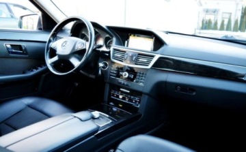 Mercedes Klasa E W212 Limuzyna 350 CDI BlueEFFICIENCY 231KM 2009 Mercedes-Benz Klasa E 4-Matic , Automat, Ledy, 3.0 Diesel 231KM, zdjęcie 21