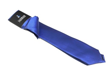 Узкий модный васильковый галстук с нагрудным платком.