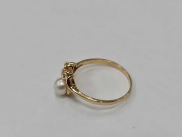 Złoty pierścionek/ 585/1.93g/ R17/ Perła hodowlana