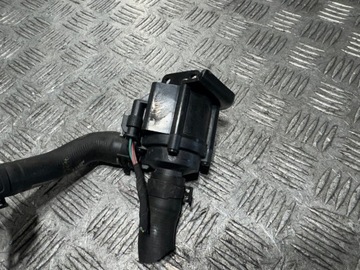 AUDI A7 4K8 45 TFSI PŘÍDAVNÁ ČERPADLO VODY 06H121601N