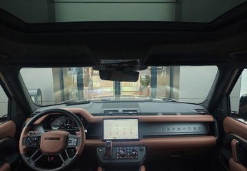 Land Rover Defender IV (L663) 90 5.0P V8 525KM 2025 Land Rover Defender Defender MY25.5 4.4P V8 635 PS AWD Auto 110 OCTA 4.4, zdjęcie 2