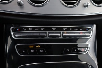 Mercedes Klasa E W213 Kombi Plug-in Facelifting 2.0 E300de 306KM 2020 Mercedes E E 300 de, 301 KM, Automat, Skóra, Navi, zdjęcie 20