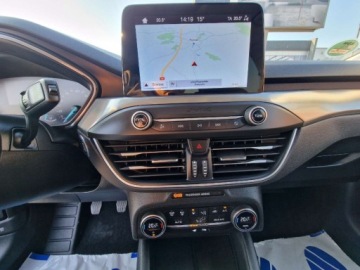 Ford Focus III Kombi Facelifting 1.0 EcoBoost 125KM 2018 Ford Focus 1.0 125Ps Matrixsy Navi Kombi 109tys km Gwarancja Benzyna 125KM, zdjęcie 16