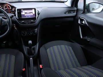 Peugeot 208 I Hatchback 5d Facelifting 1.2 PureTech 82KM 2015 Peugeot 208 1.2 PureTech, Klima, Tempomat, zdjęcie 7