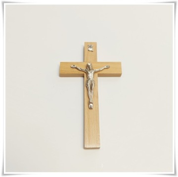 Krzyż drewniany wiszący 16 cm