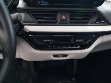 Suzuki Swift VI Hatchback Facelifting 1.2 DualJet SHVS 83KM 2025 SUZUKI Swift 1.2 Dualjet SHVS Premium Hatchback 83KM 2025, zdjęcie 9