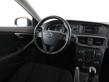 Volvo V40 II Hatchback Facelifting 2.0 D2 120KM 2017 Volvo V40 2.0D Klimatyzacja Tempomat Elektryka, zdjęcie 15