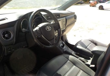 Toyota Auris II 2016 Toyota Auris Okazja 1.8 Hybryda 100KM, zdjęcie 15