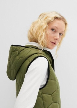 ЖЕНСКИЙ СТЕГАНЫЙ ЖИЛЕТ__40