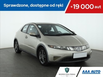 Honda Civic VIII Hatchback 3d 2.2 i-CTDi 140KM 2006 Honda Civic 2.2 i-CTDi, Salon Polska, Klima,ALU