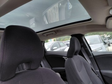 Volvo V40 II Cross Country 2.0 D2 DRIVE-E 120KM 2015 Volvo V40 Panorama Harman Kardon Navi Sensor PDC Alu 2.0 Diesel 120KM, zdjęcie 15