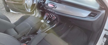 Alfa Romeo Giulietta Nuova II Hatchback 5d 1.4 TB 16v 120KM 2013 Alfa Romeo Giulietta Alfa Romeo Giulietta ver-1-4-tb 1.4 Benzyna 120KM, zdjęcie 12